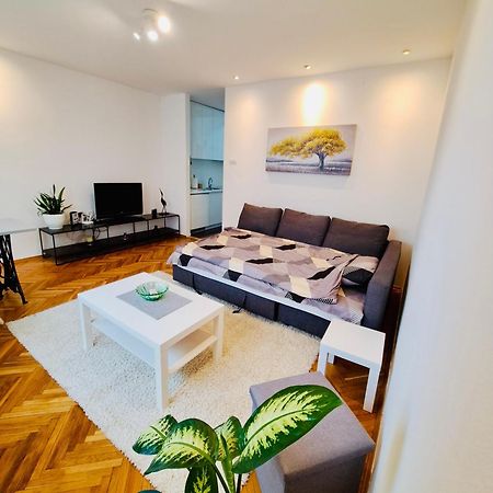 Uma- Urban Mini Apartment Skopje Eksteriør billede