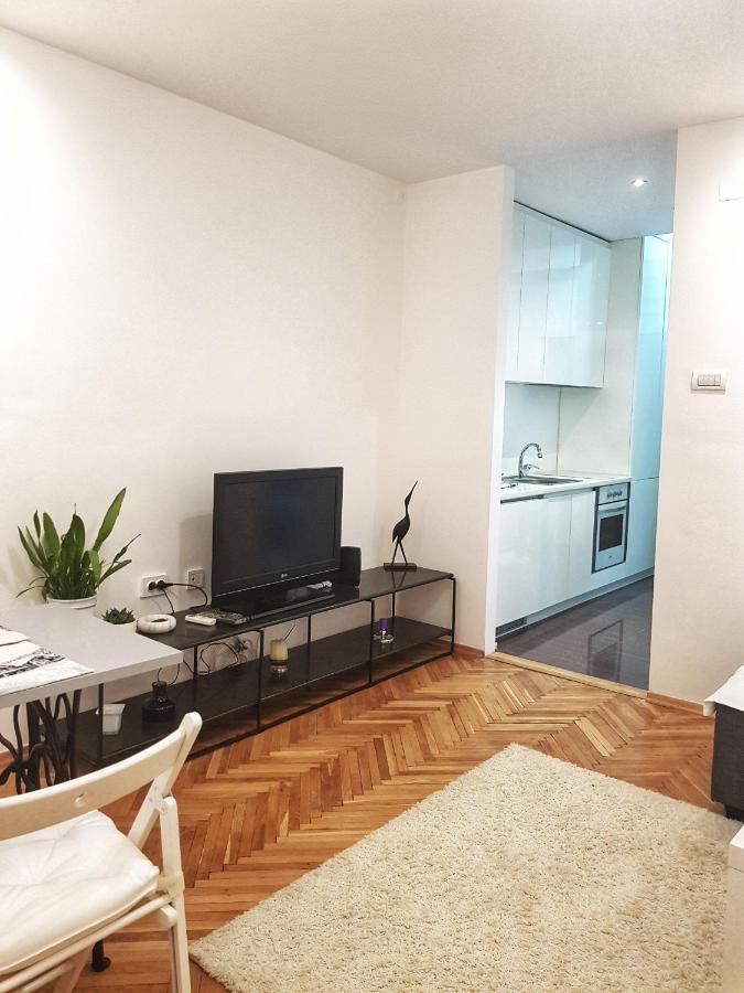 Uma- Urban Mini Apartment Skopje Eksteriør billede