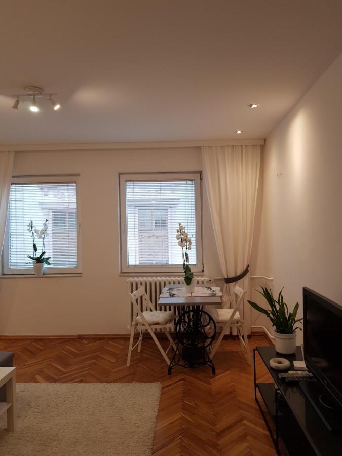 Uma- Urban Mini Apartment Skopje Eksteriør billede