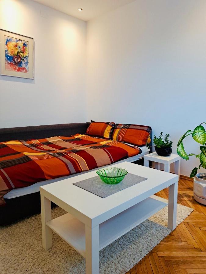 Uma- Urban Mini Apartment Skopje Eksteriør billede